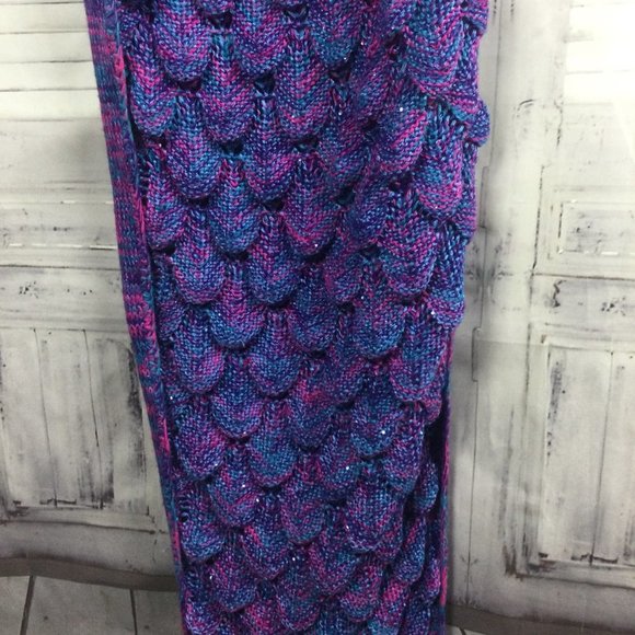 Adult Mermaid Tail Blanket Purple - Picture 4 of 7